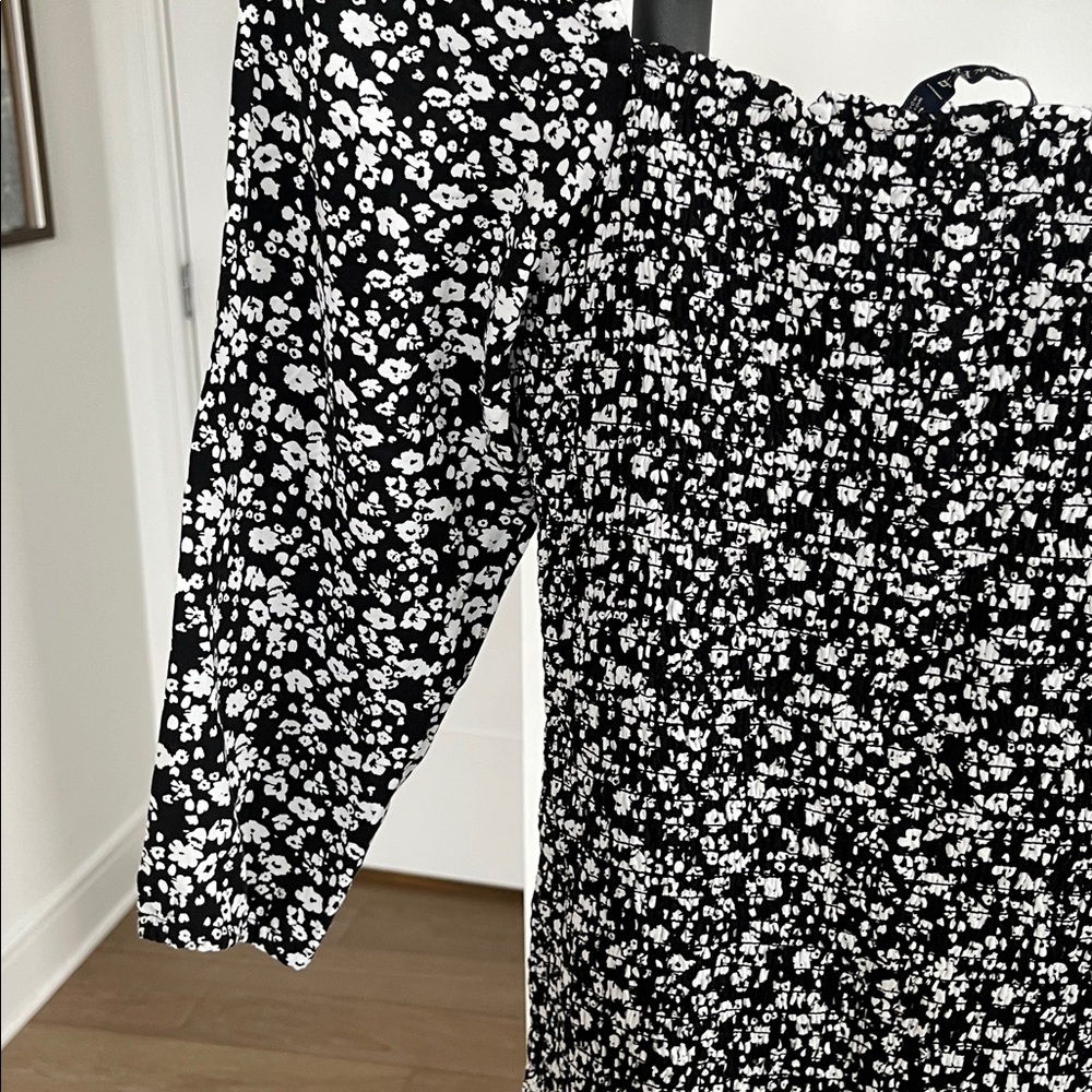 Abercrombie and Fitch Floral Black and White Dress (Size Small) - Picture 3 of 5